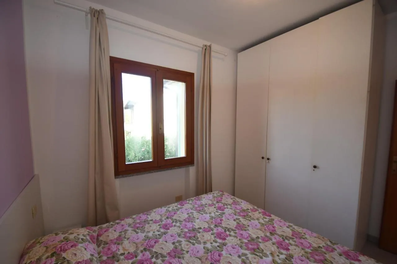 Apartment Appartamenti Sabbia - Zona Mare Con Terrazze, Clima, E Posti Auto Marina di Campo Italy