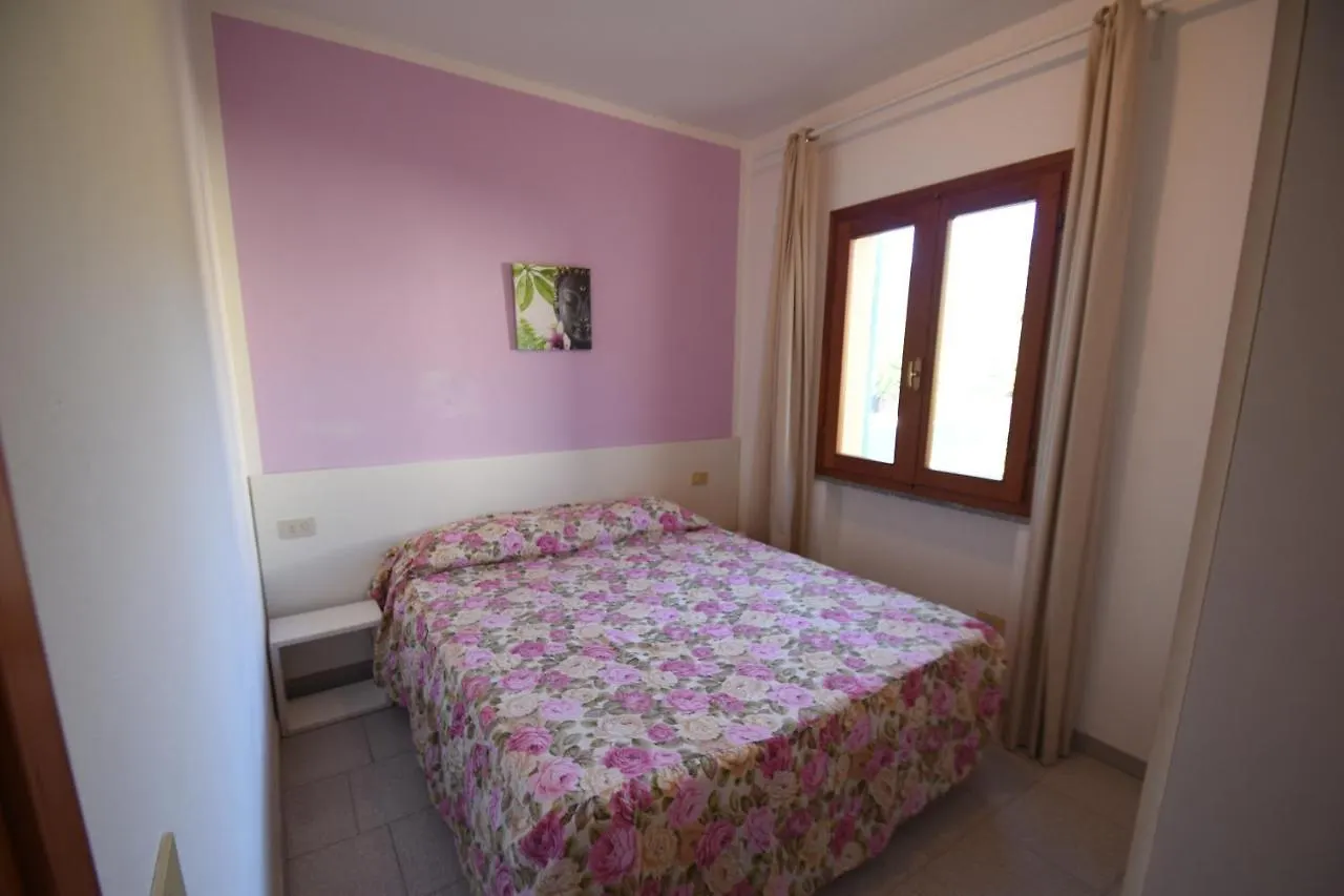 Apartment Appartamenti Sabbia - Zona Mare Con Terrazze, Clima, E Posti Auto Marina di Campo